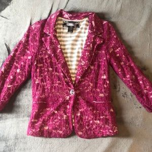Daytrip 3/4 sleeve magenta lace blazer